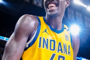 开云-关于西亚卡姆迎来十赛季高光表现，曼联球迷沸腾！的信息