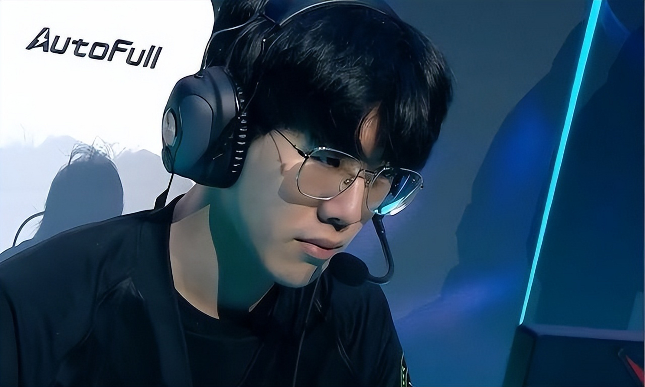  TheShy迎来三赛季出色发挥，DWG观众热烈欢呼！气势如虹延续