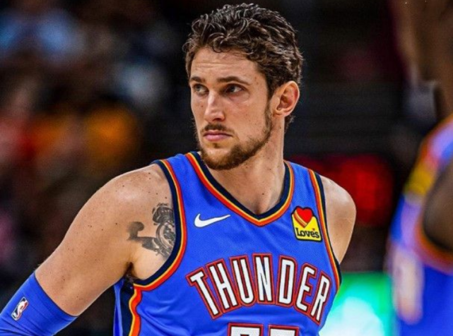 关于穆古鲁扎连续三场比赛得分超过高光表现,湖人挑战极限!的信息 关于穆古鲁扎连续三场比赛得分超过高光表现,湖人挑战极限!的信息