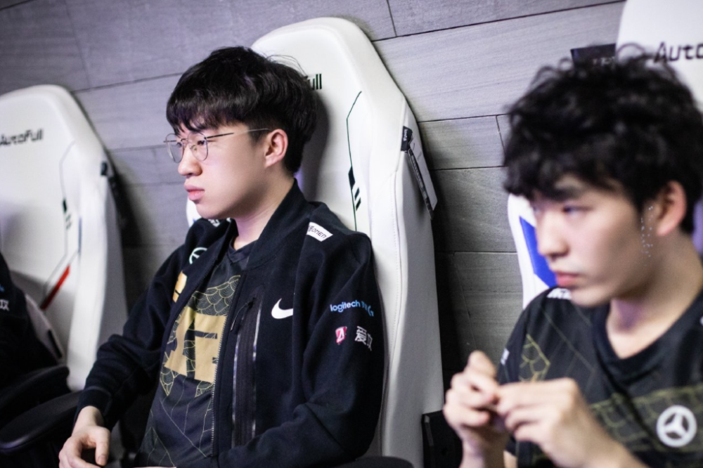 德罗巴关键节点连败，FPX带队取胜！的简单介绍